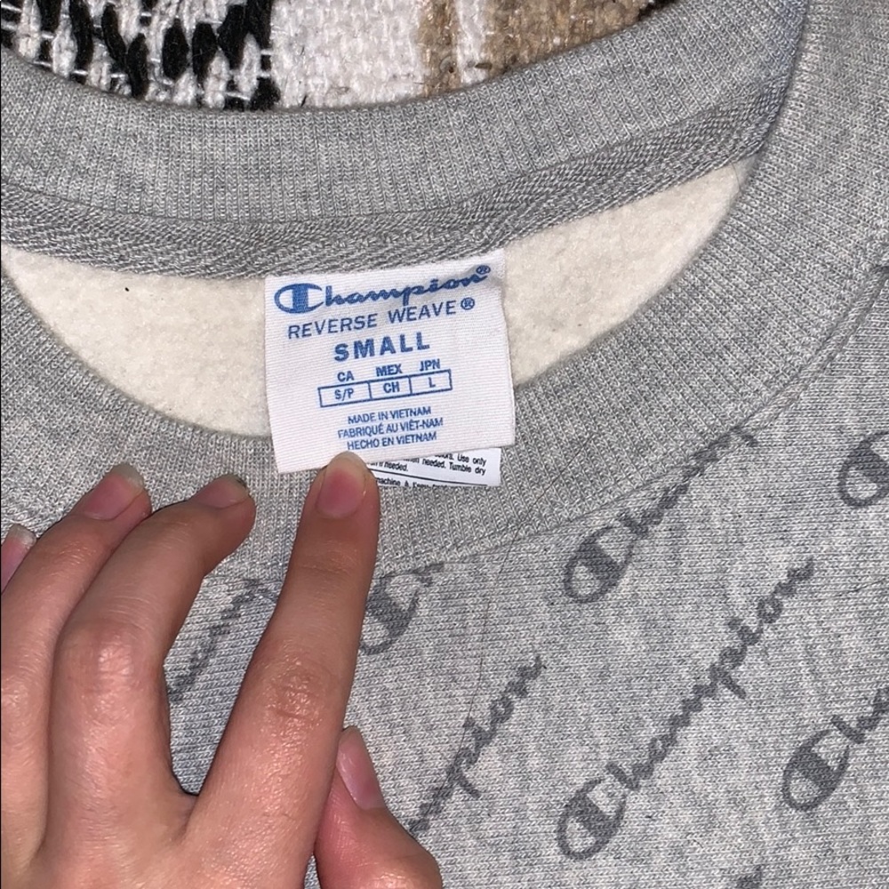 Grey champion sweatshirt - Picture 3 of 3